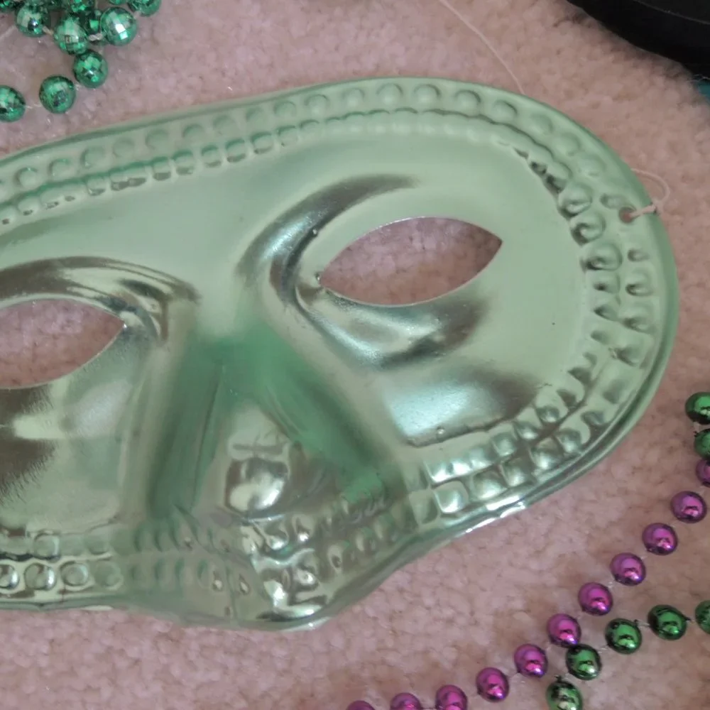 Mardi Gras Masks Beads LOT 24 Necklaces + 2 Bourbon Street Party Masks NEW